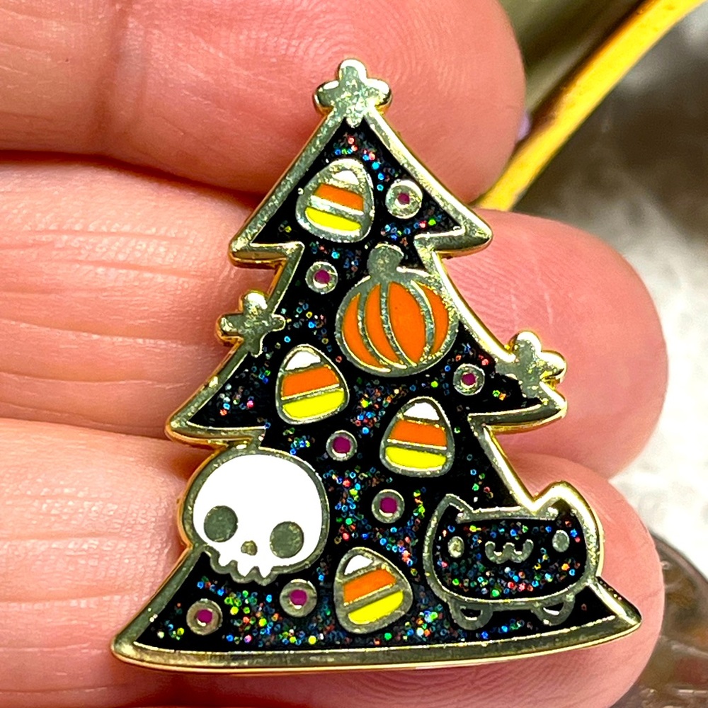 Adorable hallochristmas tree-spooky Halloween fun pin